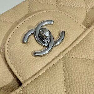 Classic CHANEL Bag: A Stylish and Versatile Choice for Elegance